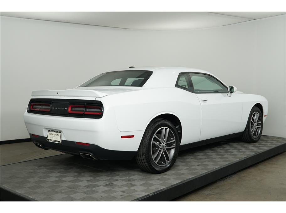2019 Dodge Challenger SXT photo 4