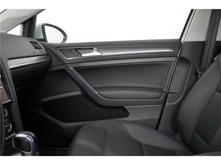 2017 Volkswagen e-Golf e-Golf SEL Premium - Photo 16