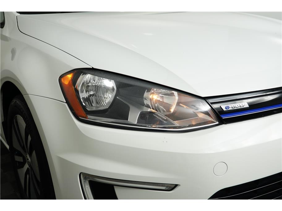 2016 Volkswagen e-Golf e-Golf SE - Photo 9