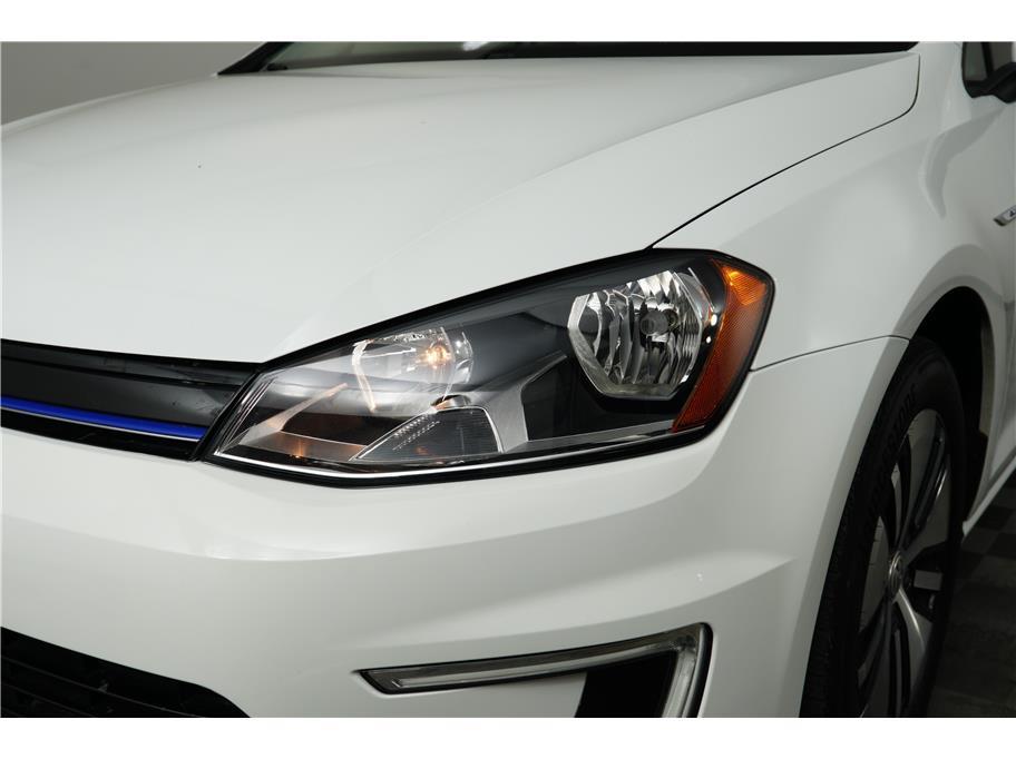 2016 Volkswagen e-Golf e-Golf SE - Photo 10