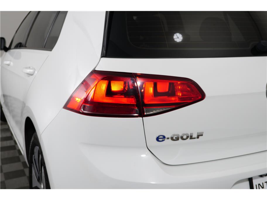 2016 Volkswagen e-Golf e-Golf SE - Photo 11