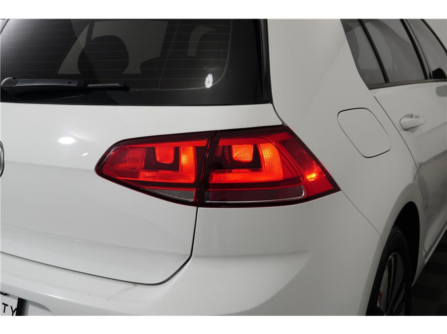 2016 Volkswagen e-Golf e-Golf SE - Photo 12