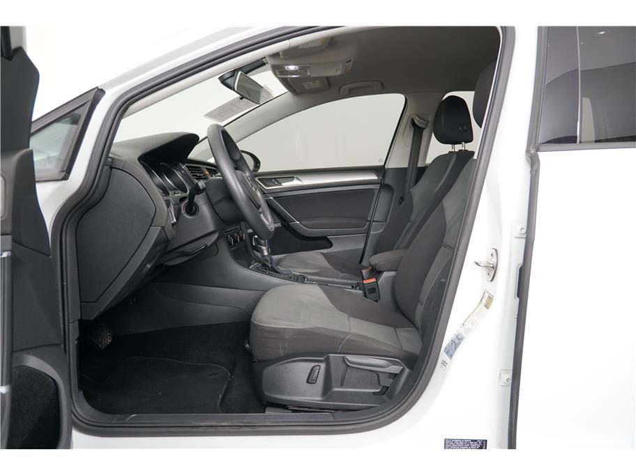 2016 Volkswagen e-Golf e-Golf SE - Photo 15