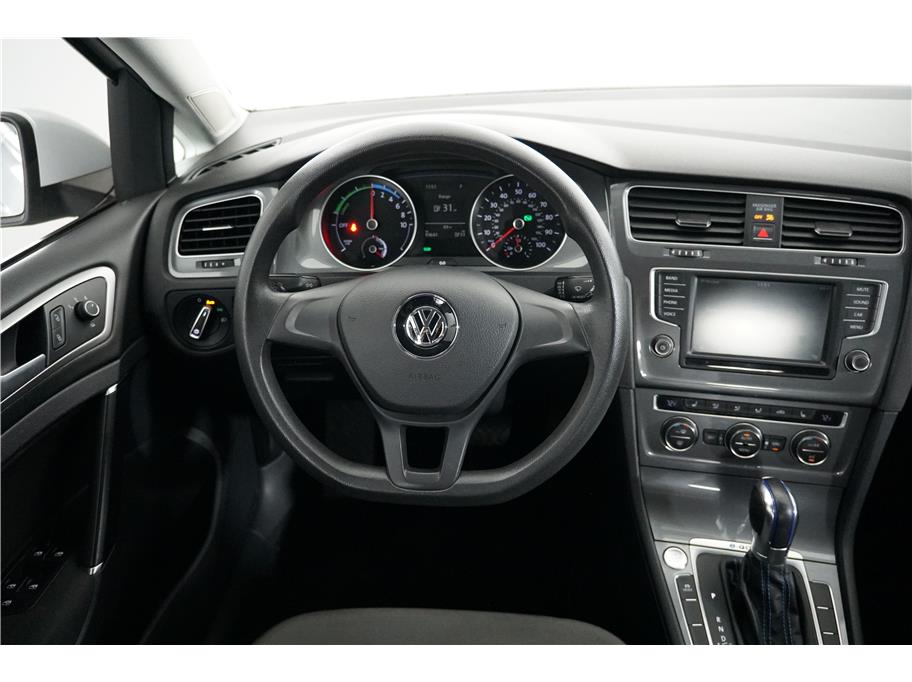 2016 Volkswagen e-Golf e-Golf SE - Photo 23