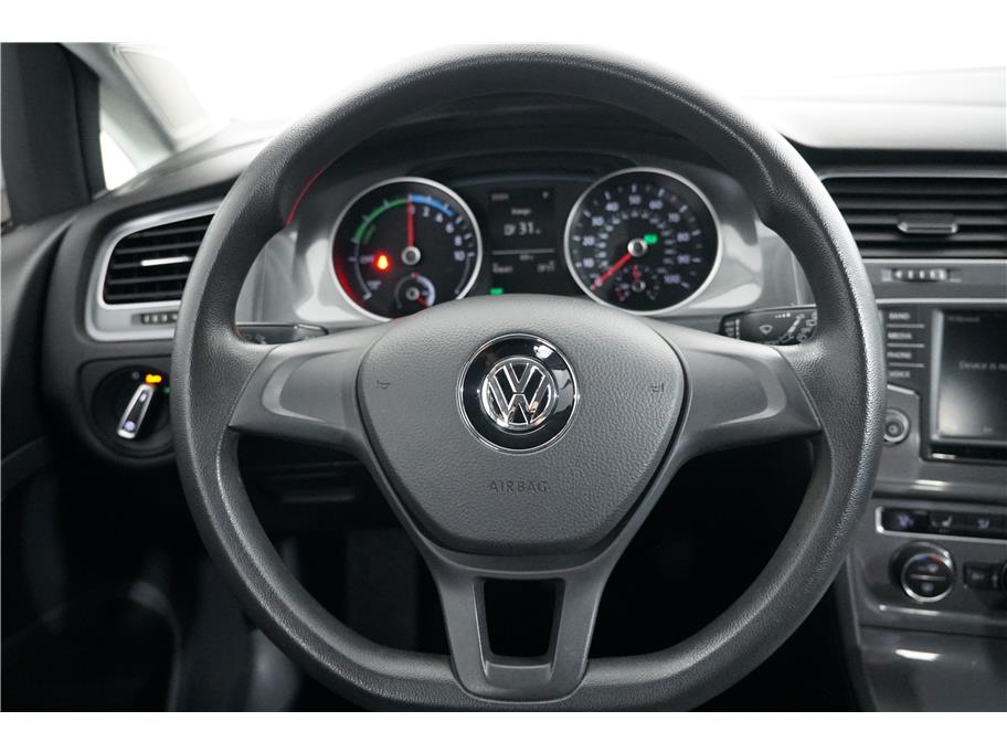 2016 Volkswagen e-Golf e-Golf SE - Photo 24