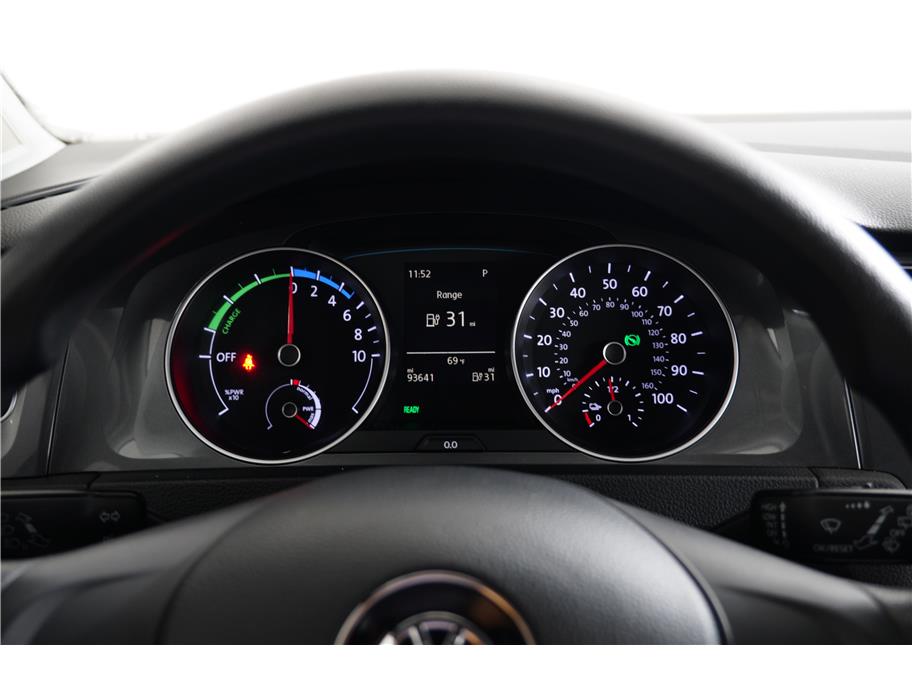 2016 Volkswagen e-Golf e-Golf SE - Photo 25