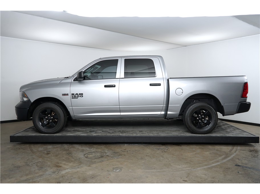 2022 Ram 1500 Classic Tradesman photo 2