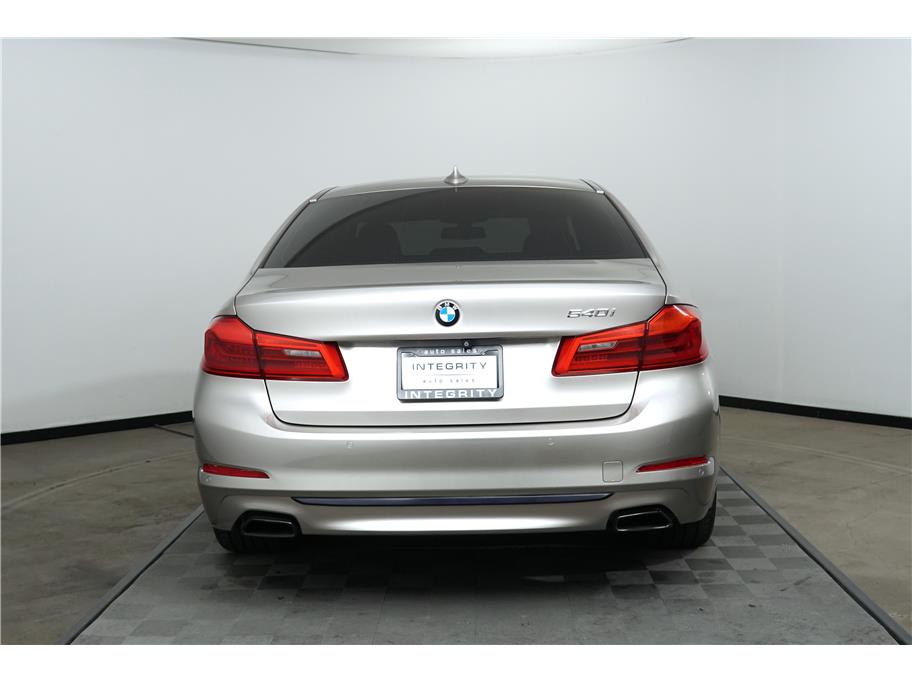 2017 Bmw 540i 5-Series photo 4