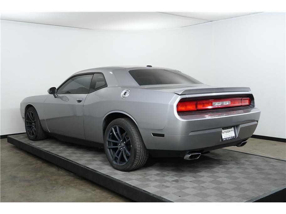 2013 Dodge Challenger R/T photo 2
