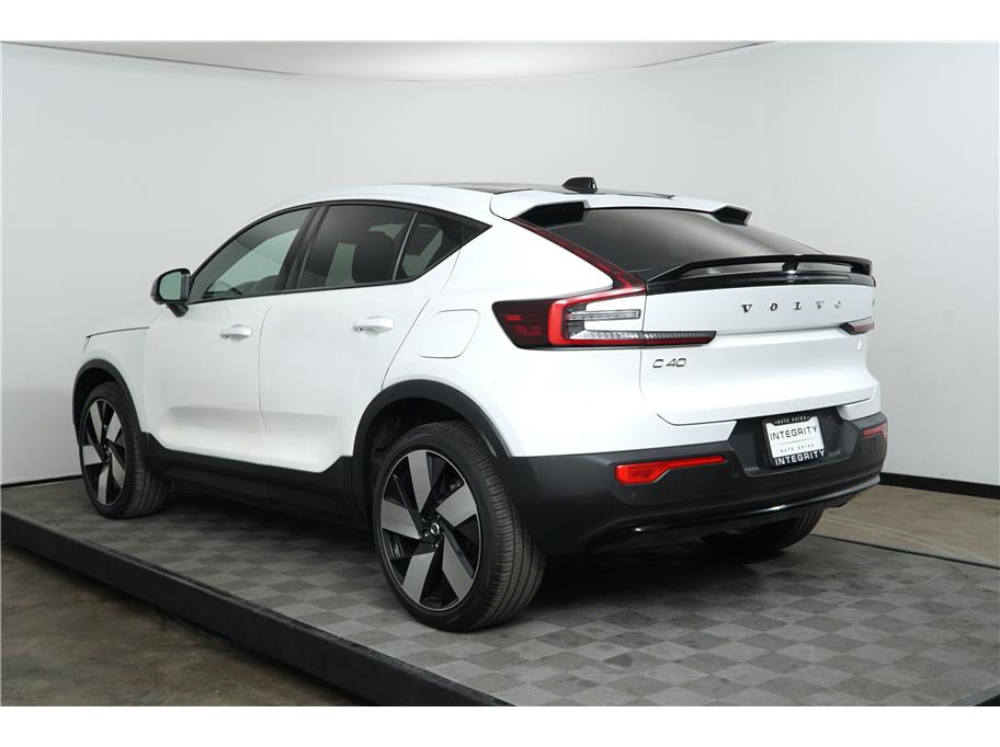 2023 Volvo C40 Recharge Ultimate photo 3
