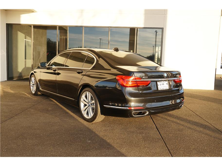 2018 Bmw 750i / B7 xDrive Sedan photo 3