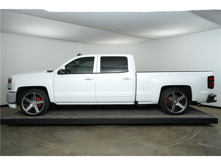 2016 Chevrolet Silverado 1500 LT photo 2