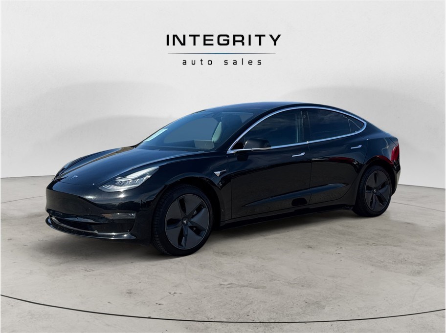 2019 Tesla Model 3 Rear-Wheel Drive Mid Range's photo