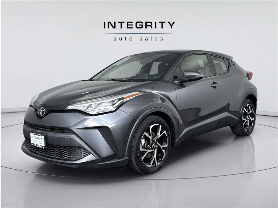 2021 Toyota C-HR XLE's photo