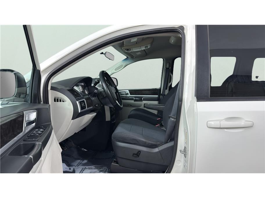 2010 Dodge Grand Caravan SXT - Photo 10