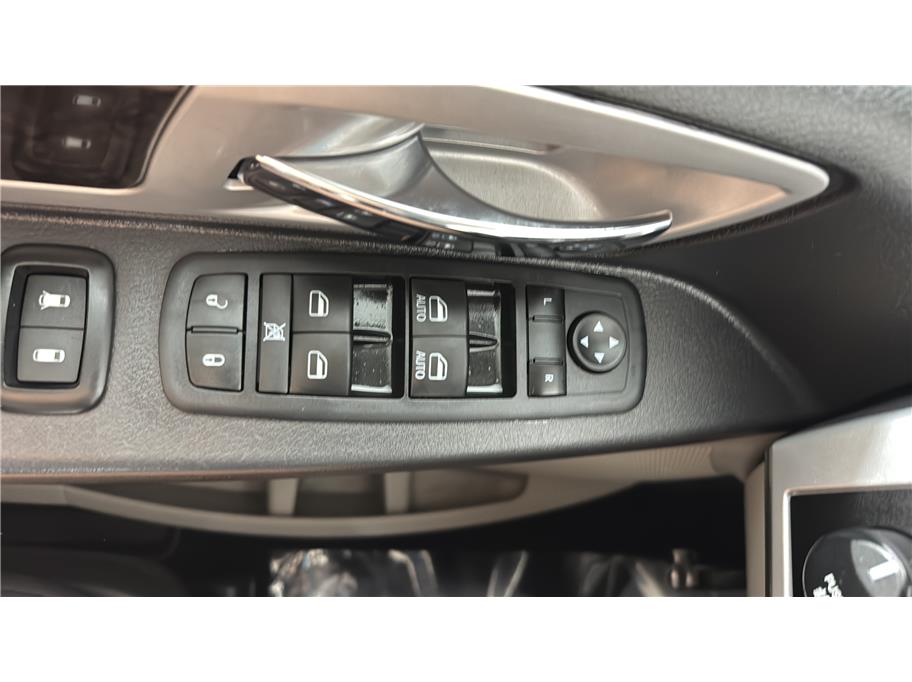 2010 Dodge Grand Caravan SXT - Photo 23