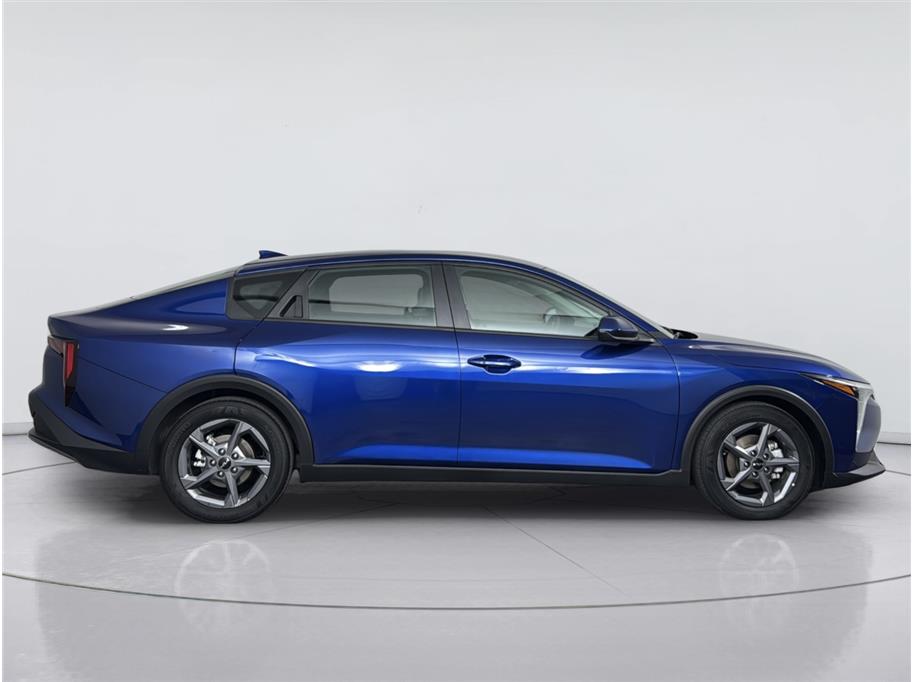 2025 Kia K4 LXS - Photo 6