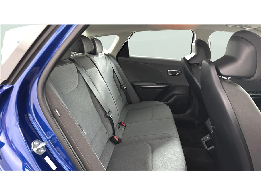2025 Kia K4 LXS - Photo 13