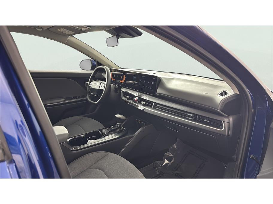 2025 Kia K4 LXS - Photo 14