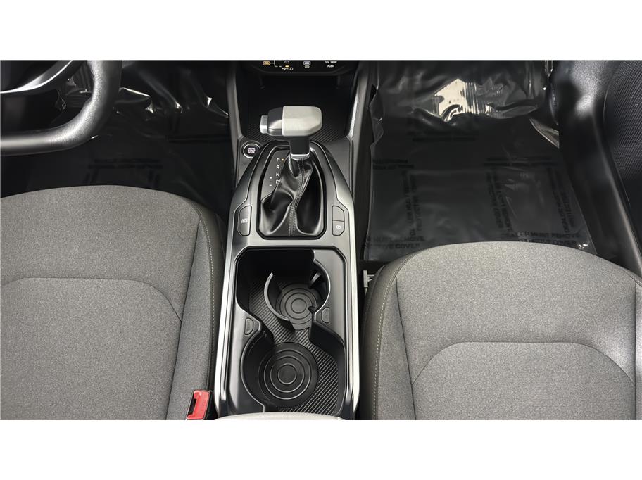2025 Kia K4 LXS - Photo 18