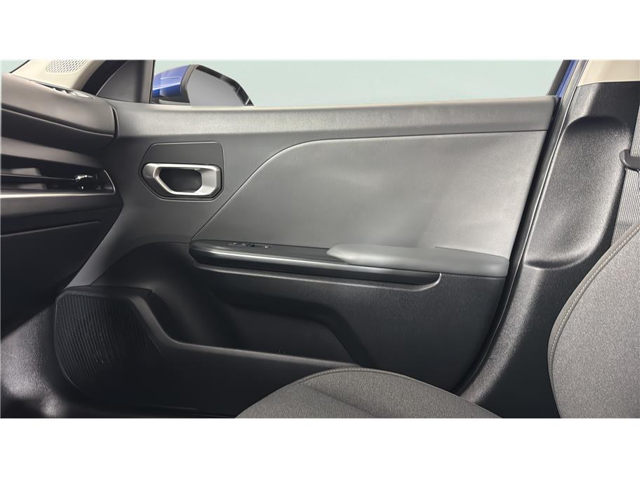 2025 Kia K4 LXS - Photo 19