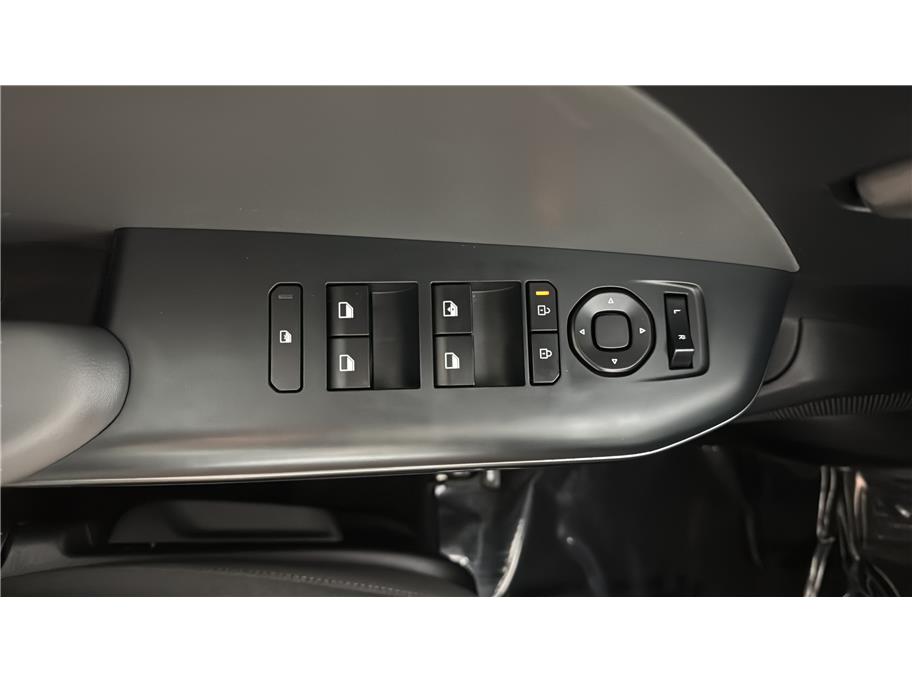 2025 Kia K4 LXS - Photo 20