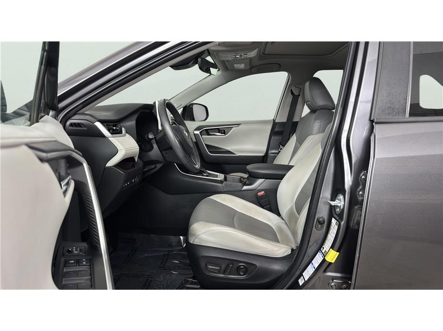 Toyota RAV4 photo 10