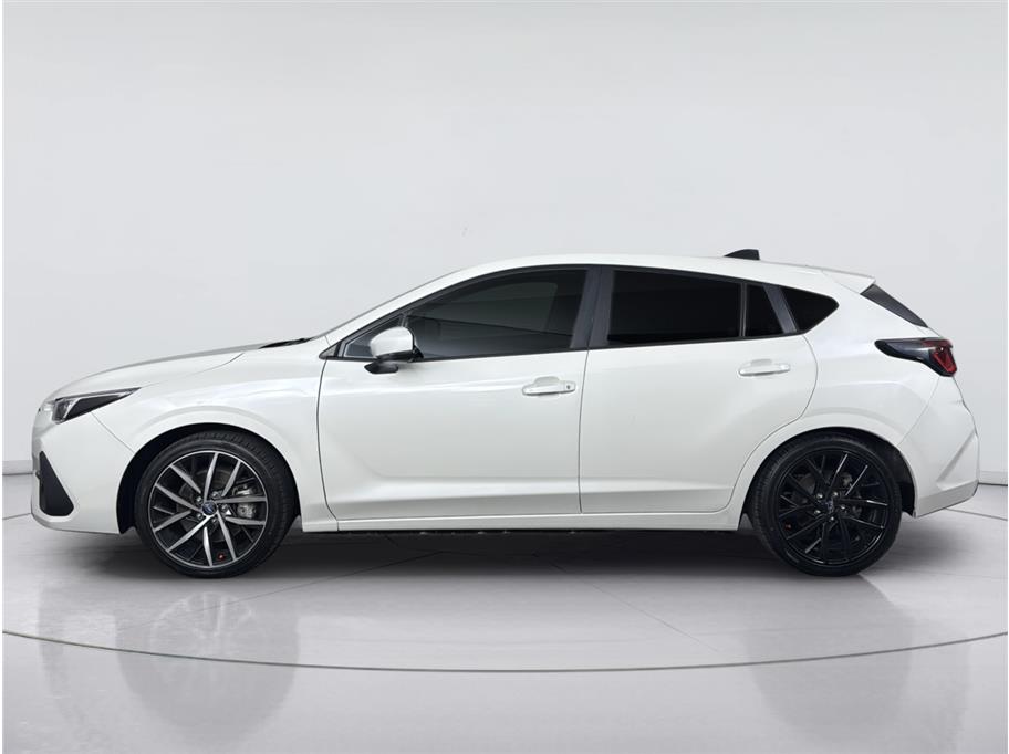 Subaru Impreza photo 2