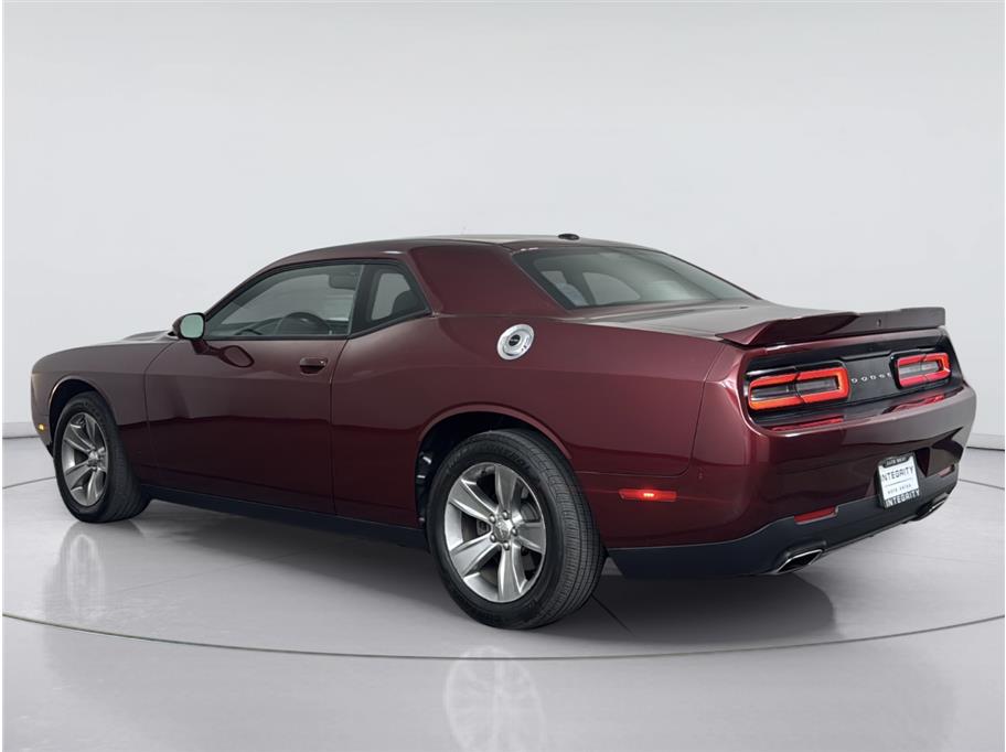 Dodge Challenger photo 3