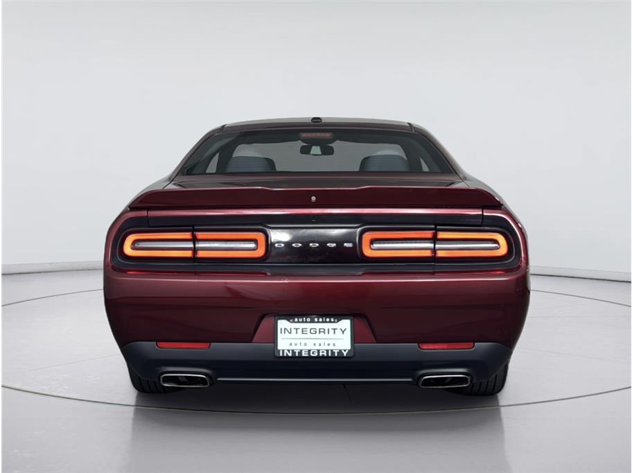 Dodge Challenger photo 4