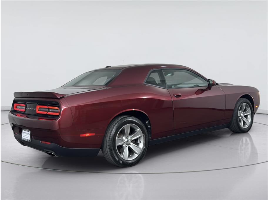 Dodge Challenger photo 5