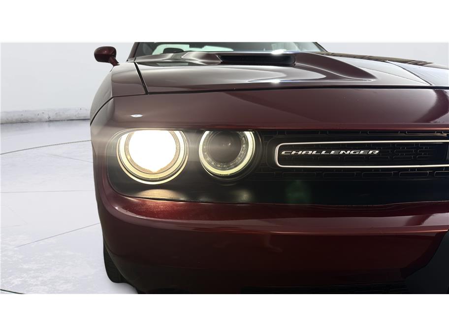 Dodge Challenger photo 9