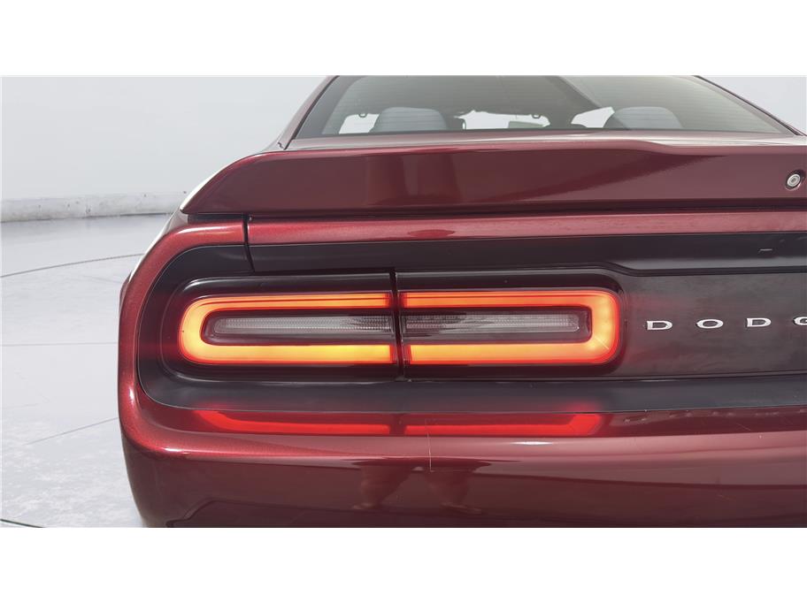 Dodge Challenger photo 12