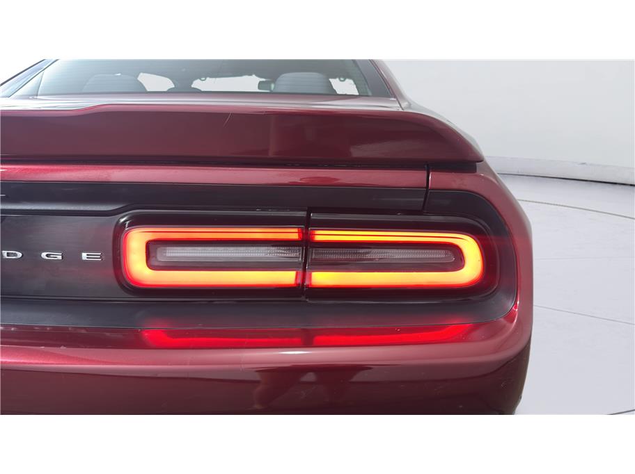Dodge Challenger photo 13