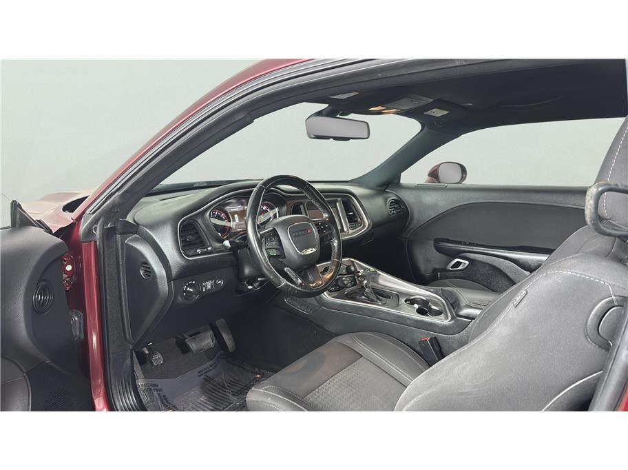 Dodge Challenger photo 16