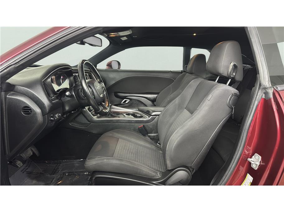 Dodge Challenger photo 17