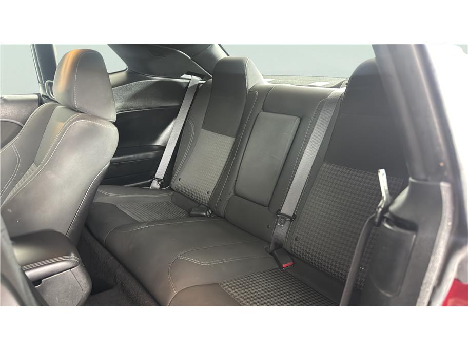 Dodge Challenger photo 18