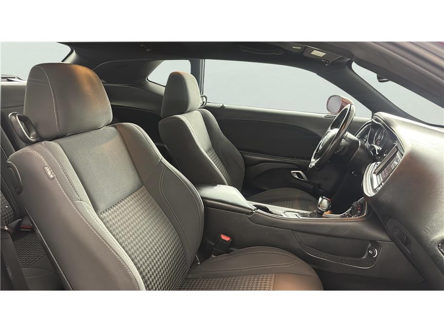 Dodge Challenger photo 24