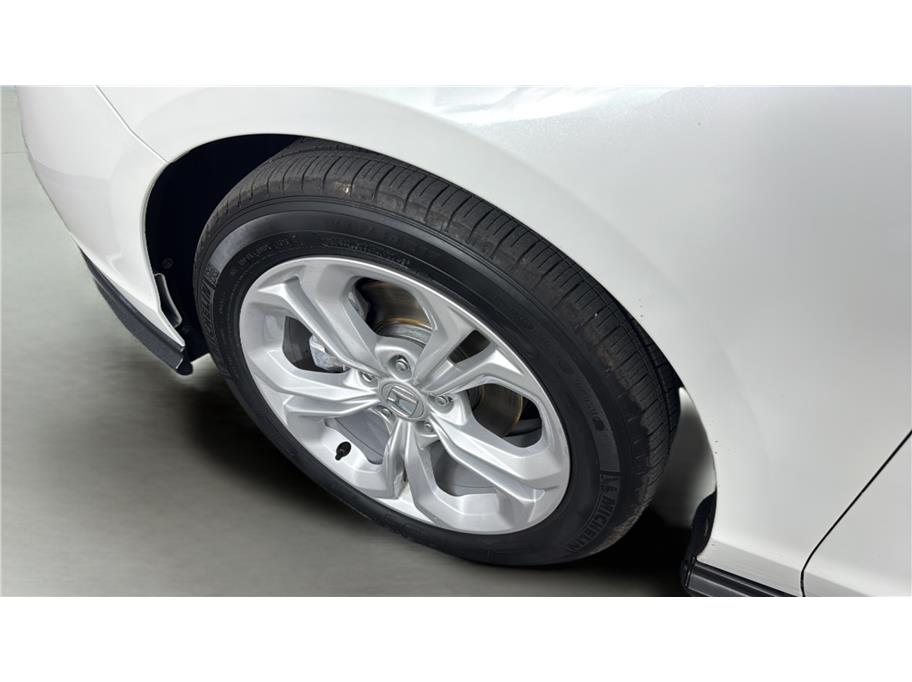 Honda Accord photo 14