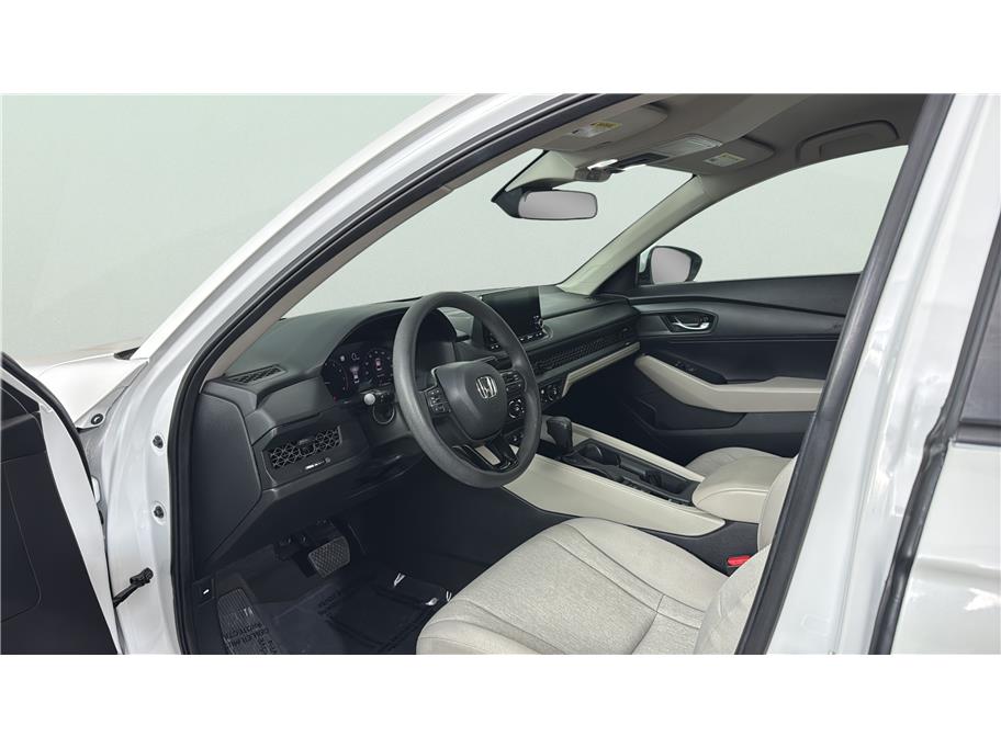 Honda Accord photo 15