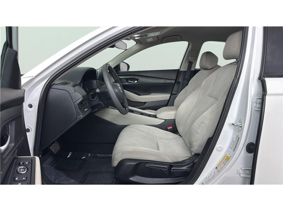 Honda Accord photo 16