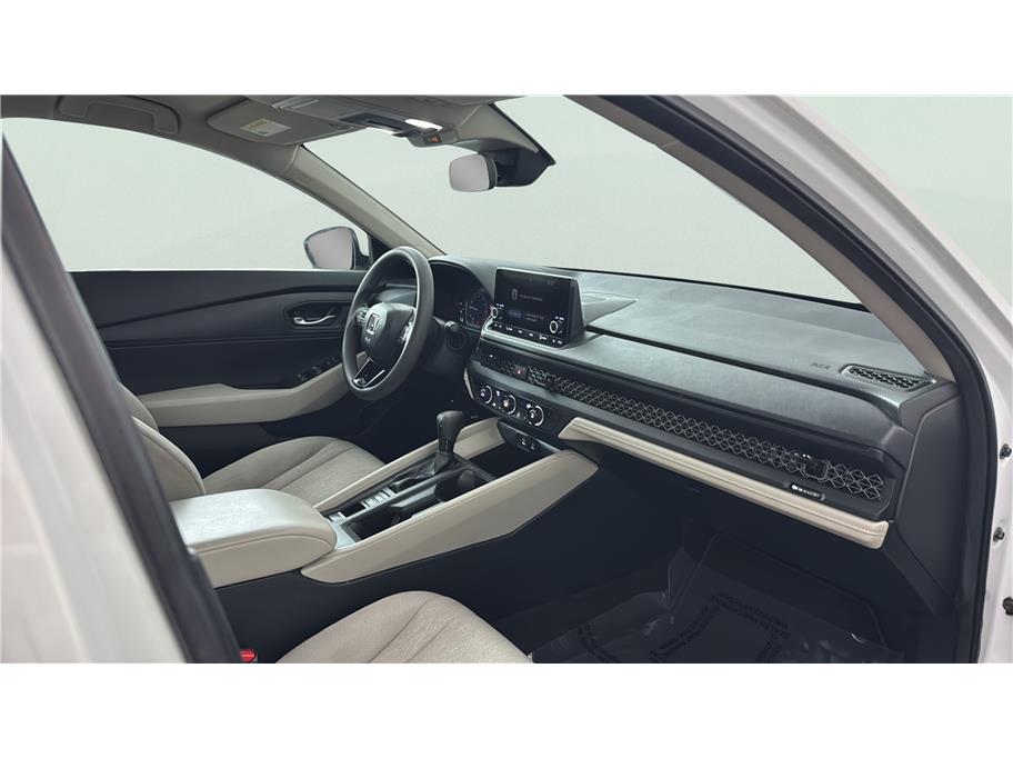 Honda Accord photo 25