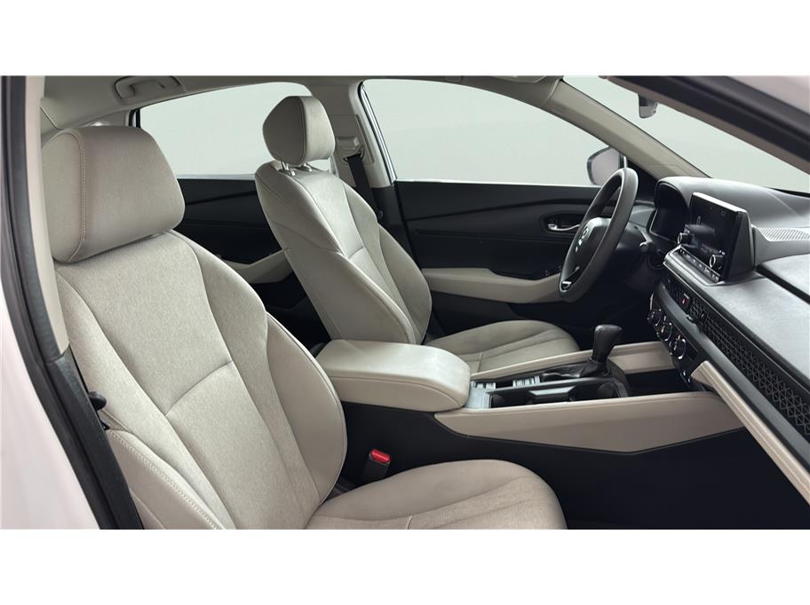 Honda Accord photo 26