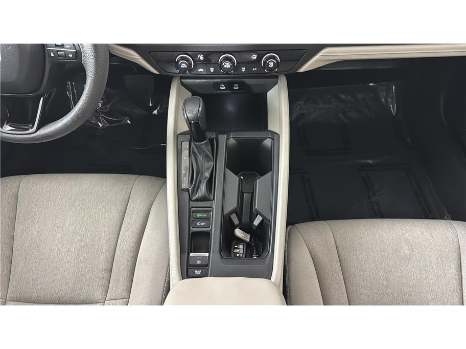 Honda Accord photo 31