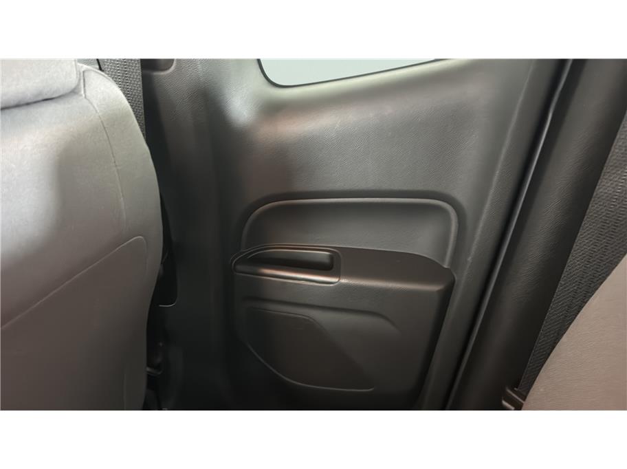 Chevrolet Colorado photo 21