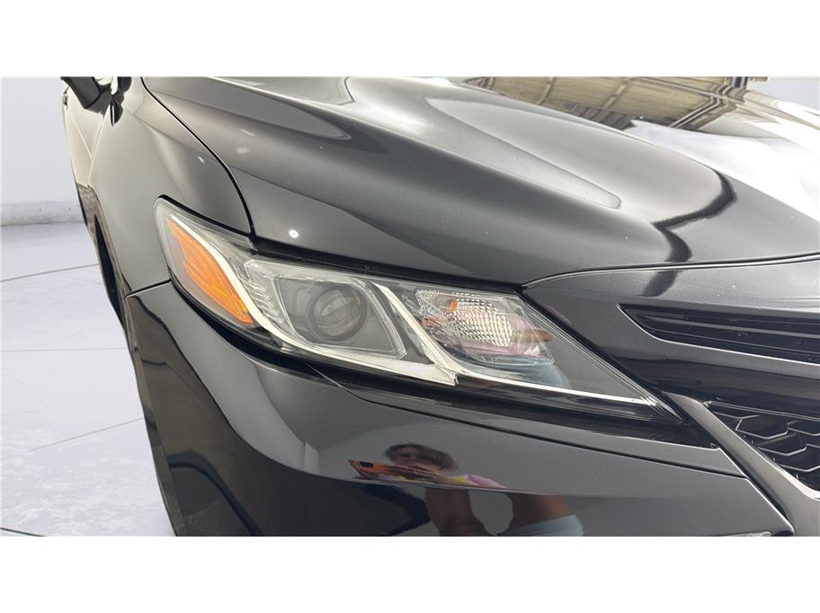 Toyota Camry photo 9