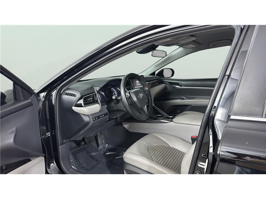 Toyota Camry photo 15