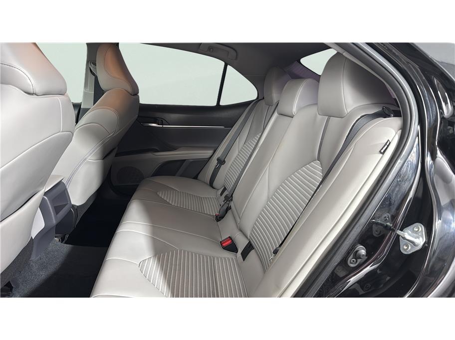 Toyota Camry photo 16