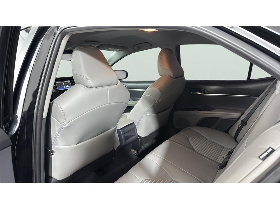 Toyota Camry photo 17