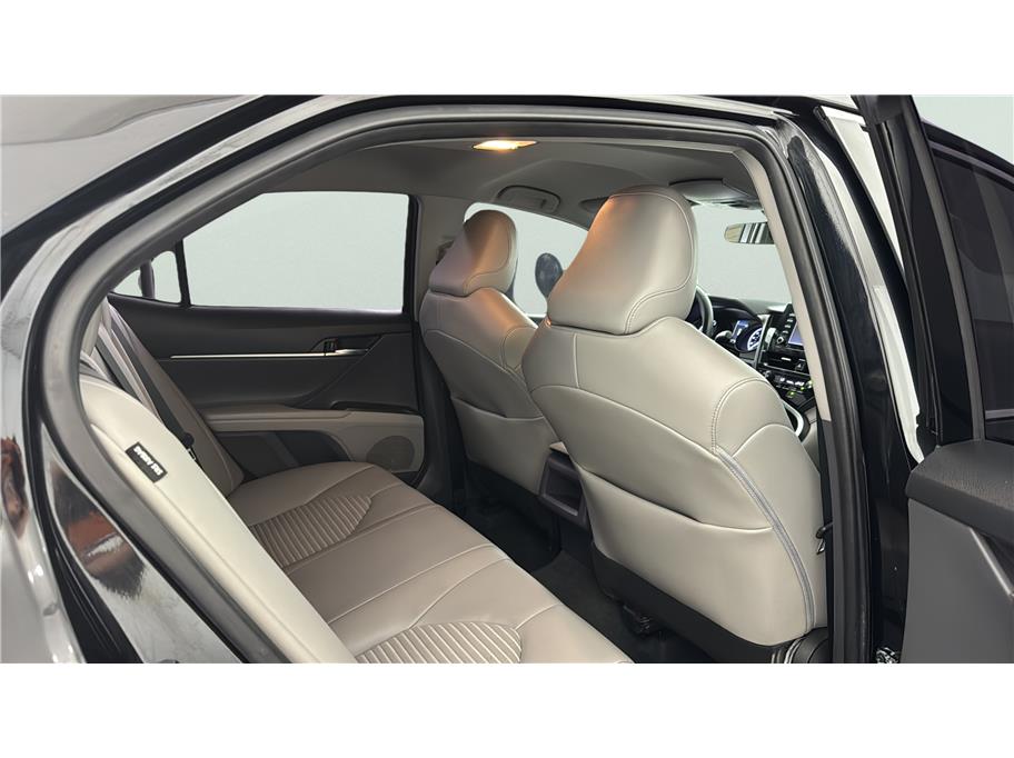 Toyota Camry photo 20